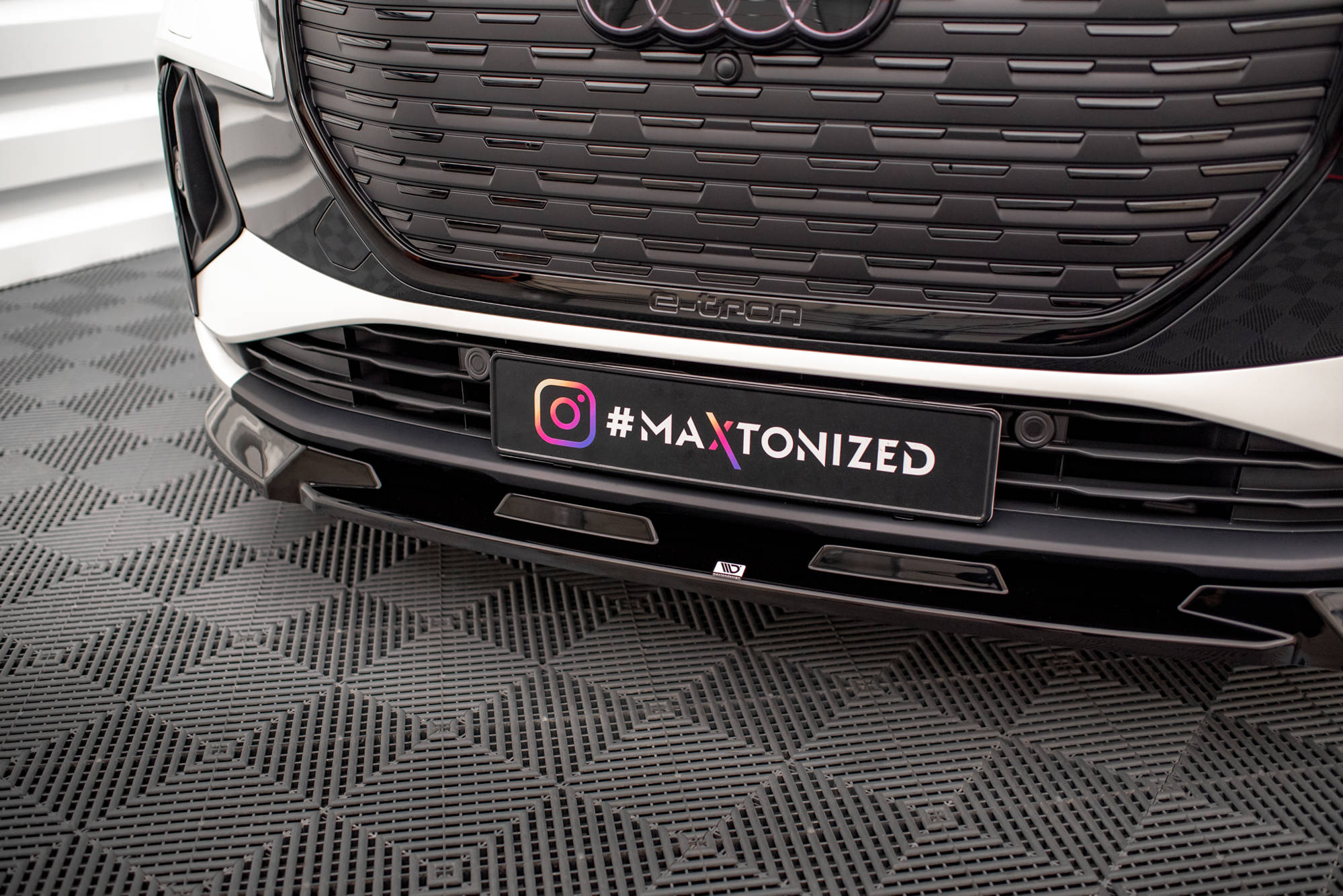 Street+ Spoilerlippe Front Ansatz V.1 passend für Audi Q4 e-tron Sportback S-line Mk1 schwarz Hochglanz